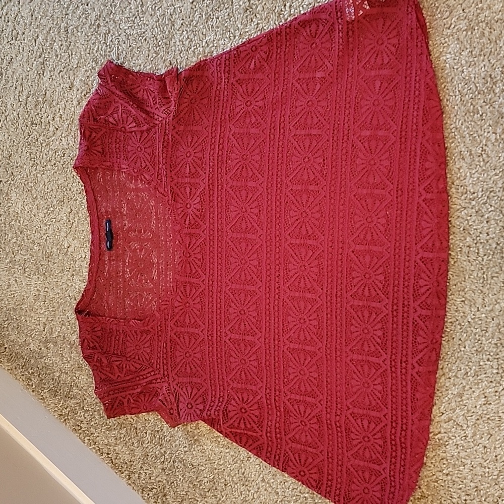 American Eagle lace top